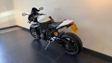 Triumph Speed TRIPLE 1200 RR (21MY)